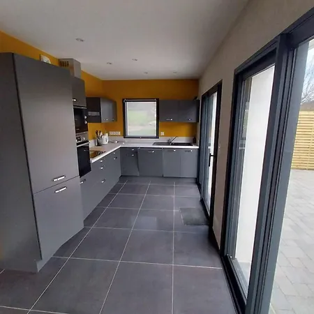 بيت للعطل Beautiful New Modern House