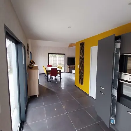 بيت للعطل Beautiful New Modern House *